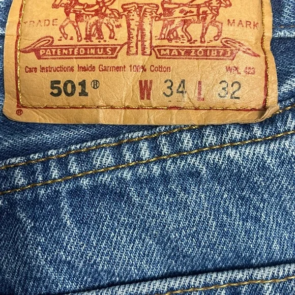 Vintage Levi’s 501 button fly medium wash straight leg jeans 31 x 30 - Picture 9 of 9